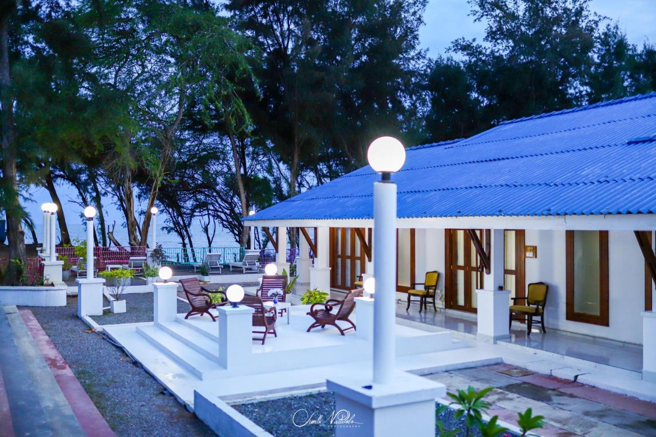 Ceylonta Beach Resort And Spa Hambantota Extérieur photo