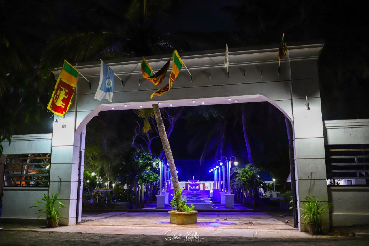 Ceylonta Beach Resort And Spa Hambantota Extérieur photo