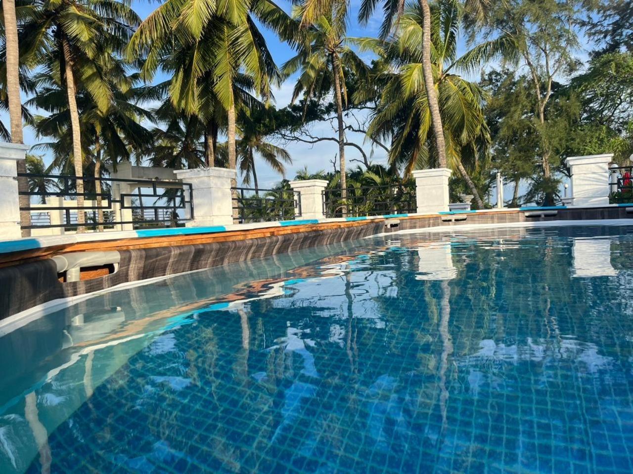 Ceylonta Beach Resort And Spa Hambantota Extérieur photo